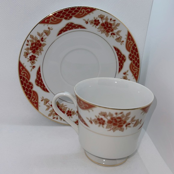 MIKASA EMPRESS FOOTED TEACUP AND SAUCER FINE CHINE VINTAGE L6009 - Picture 4 of 14